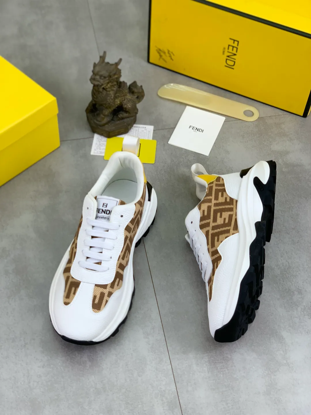 ​Men's shoes 💰P440 💰【New】Little monster 🆘 New FENDI 🕶️🕶️Simple routing effect, showing an elegant and cool driving shoe 🎬Using imported calfskin + first-layer pigskin lining🐂Excellent material🎬Detailed workmanship 🤗Comfortable foot feel➰➰. ​Pair it with any outfit to show your taste and temperament, low-key luxury ♻️Design ​simple and elegant ​noble and fashionable 🍃​Very loved and favored by trendy men 💓❤️Size: 38-44 (45 customized) 3️⃣ colors available